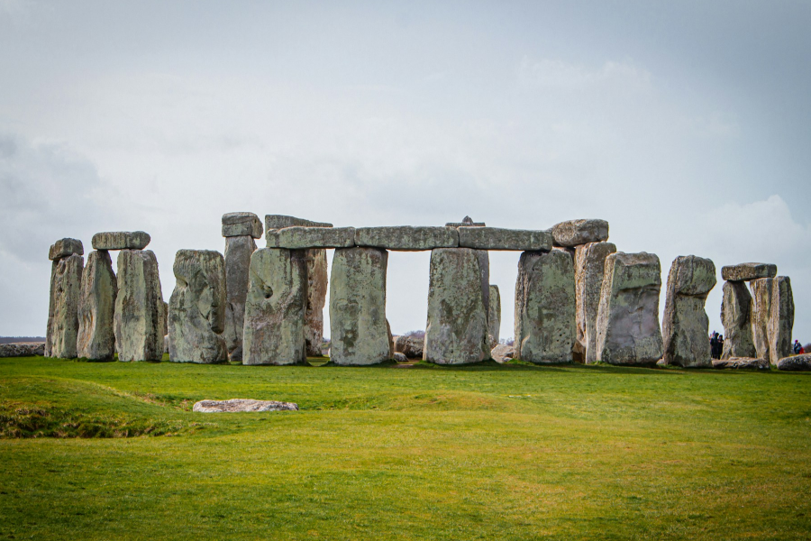 Stonehenge - IELTS Reading with Practice Test, Answers And Explanation